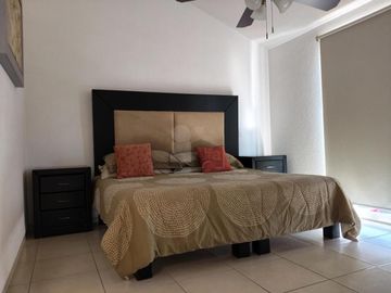 Casa en Renta amueblada en Privada Fraylea, Villa de Pozos