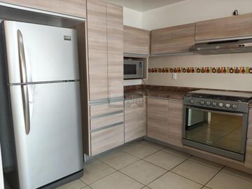 Casa en Renta amueblada en Privada Fraylea, Villa de Pozos