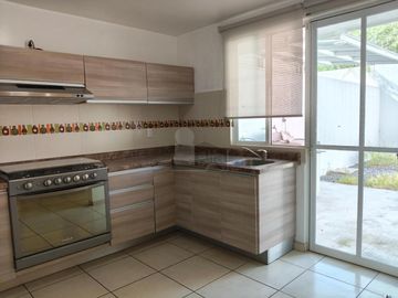 Casa en Renta amueblada en Privada Fraylea, Villa de Pozos