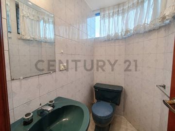 RENTA DE DEPARTAMENTO SECTOR LA KENNEDY, 165.52M2, 3 DORM, 500USD
