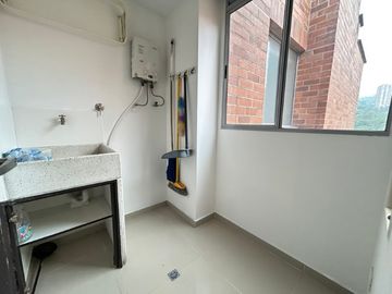 APARTAMENTO EN ARRIENDO UBICADO EN ENVIGADO SECTOR LOMA DE LAS BRUJAS