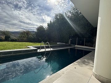 DPTO DUPLEX CON JARDÍN Y PISCINA PROPIA/ C.DEL YUNQUE