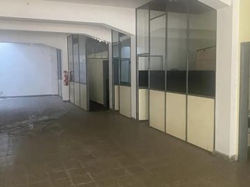 Oportunidad Local comercial en Olivos-Golf