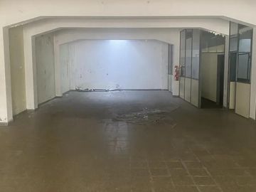 Oportunidad Local comercial en Olivos-Golf