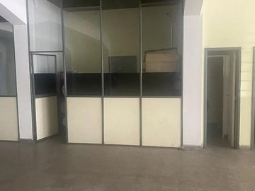 Oportunidad Local comercial en Olivos-Golf
