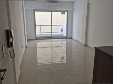 Departamento monoambiente amplio con balcon