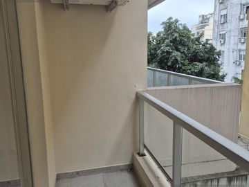 Departamento monoambiente amplio con balcon