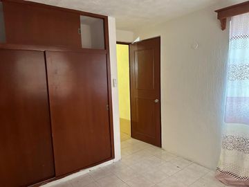 CASA EN RENTA, 4 RECAMARAS, CON PANELES SOLARES. CD DEL CARMEN, CAMPECHE