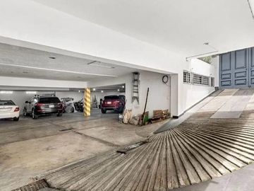 CASA ESPECTACULAR CON ESPACIO PARA DESARROLLAR DEPARTAMENTOS