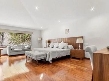 CASA ESPECTACULAR CON ESPACIO PARA DESARROLLAR DEPARTAMENTOS