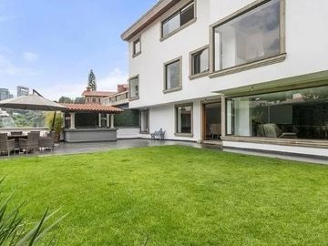CASA ESPECTACULAR CON ESPACIO PARA DESARROLLAR DEPARTAMENTOS