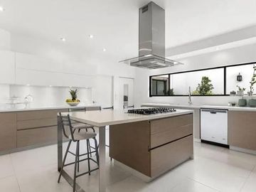 CASA ESPECTACULAR CON ESPACIO PARA DESARROLLAR DEPARTAMENTOS