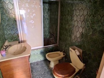 Importante Casa en Florida de 6 ambientes a reciclar!!!- En Venta