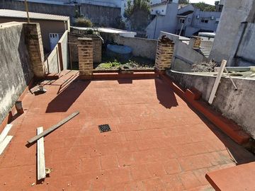 Importante Casa en Florida de 6 ambientes a reciclar!!!- En Venta