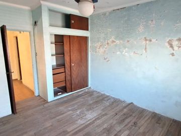 Importante Casa en Florida de 6 ambientes a reciclar!!!- En Venta