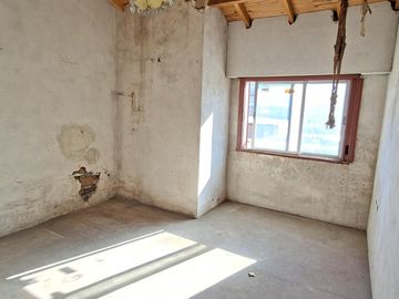 Importante Casa en Florida de 6 ambientes a reciclar!!!- En Venta