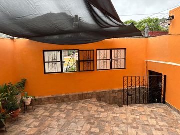CASA EN VENTA EN EL CENTRO