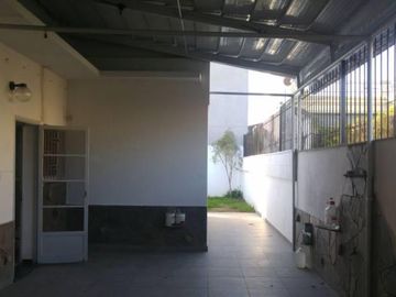 Casa en venta de 3 dormitorios con cochera