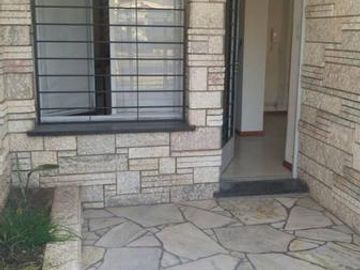 Casa en venta de 3 dormitorios con cochera