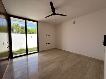 CASA EN VENTA MERIDA, TEMOZON NORTE, PRIVADA SOLUNA, ENTREGA INMEDIATA.