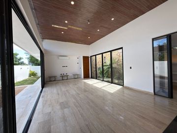 CASA EN VENTA MERIDA, TEMOZON NORTE, PRIVADA SOLUNA, ENTREGA INMEDIATA.
