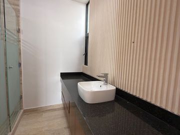 CASA EN VENTA MERIDA, TEMOZON NORTE, PRIVADA SOLUNA, ENTREGA INMEDIATA.