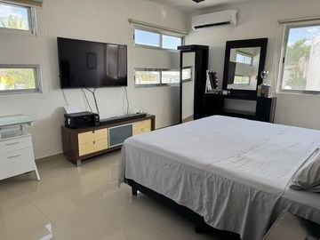 CASA EN VENTA MERIDA, PRIVADA SANTA GERTRUDIS COPO, ENTREGA INMEDIATA.