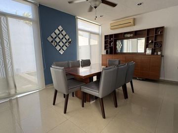CASA EN VENTA MERIDA, PRIVADA SANTA GERTRUDIS COPO, ENTREGA INMEDIATA.