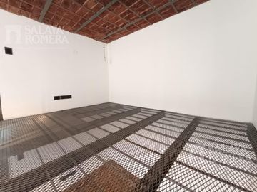 Monoambiente con entrepiso en alquiler- Recoleta