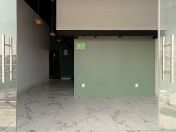 Local en RENTA Acondicionado en Plaza Xentric Mirador QUERETARO