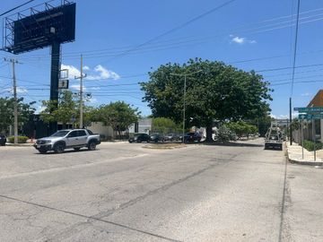 Local comercial en renta sobre avenida Líbano en Mérida