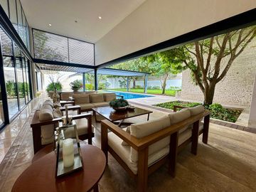 Casa de lujo en venta| una planta| 5 recámaras| Montebello, Mérida, Yucatán