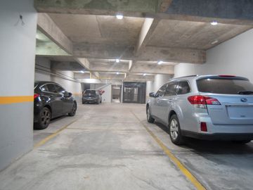 Venta de impecable 3 Ambientes con Vista Abierta y 2 Cocheras en Flores/Caballito!