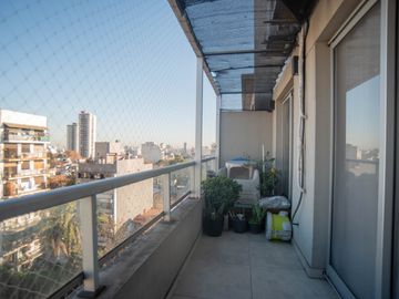 Venta de impecable 3 Ambientes con Vista Abierta y 2 Cocheras en Flores/Caballito!