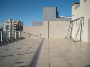 Venta de impecable 3 Ambientes con Vista Abierta y 2 Cocheras en Flores/Caballito!