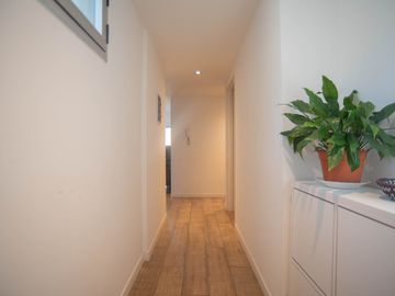 Venta de impecable 3 Ambientes con Vista Abierta y 2 Cocheras en Flores/Caballito!