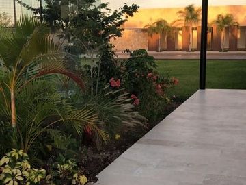 CASA EN VENTA EN MÉRIDA YUCATÁN, PRIVADA EN ZONA COUNTRY CLUB