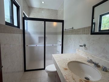 Casa(40) en Venta en Privada Cocoyoles en Santa Gertrudis Copó