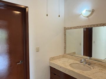 Casa(40) en Venta en Privada Cocoyoles en Santa Gertrudis Copó
