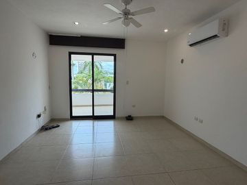 Casa(40) en Venta en Privada Cocoyoles en Santa Gertrudis Copó