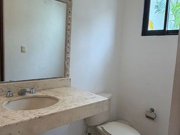 Casa(40) en Venta en Privada Cocoyoles en Santa Gertrudis Copó