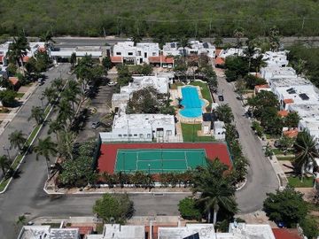 Casa(40) en Venta en Privada Cocoyoles en Santa Gertrudis Copó