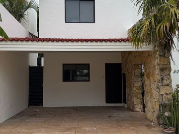 Casa(40) en Venta en Privada Cocoyoles en Santa Gertrudis Copó