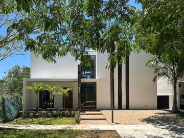 Casa en Venta en Privada Ravenna, Cabo Norte