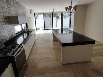 Casa en Venta en Návita Residencial, Sta. Gertrudis Copó