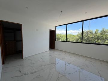 CASA EN VENTA EN SOLUNA CON CASA CLUB, GYM, SALON, CANCHA DE PADEL, ALBERCA.