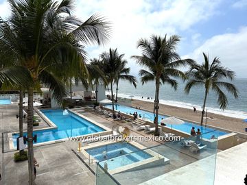 Departamentos a Pie de Playa en la Zona Hotelera de Puerto Vallarta, Jalisco