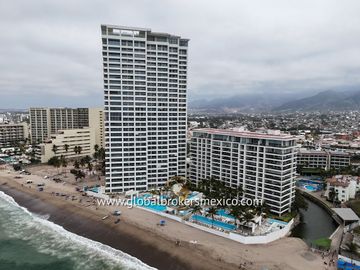 Departamentos a Pie de Playa en la Zona Hotelera de Puerto Vallarta, Jalisco