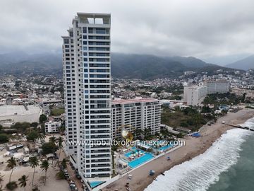 Departamentos a Pie de Playa en la Zona Hotelera de Puerto Vallarta, Jalisco