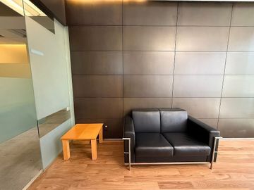 Venta amplia oficina en Santa Fe - Moderno corporativo
